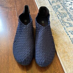 Bernie Mev navy blue shoe sz 38 or 8